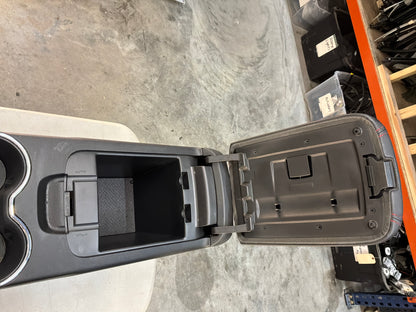 Dash and center console - Day's Parts Yard