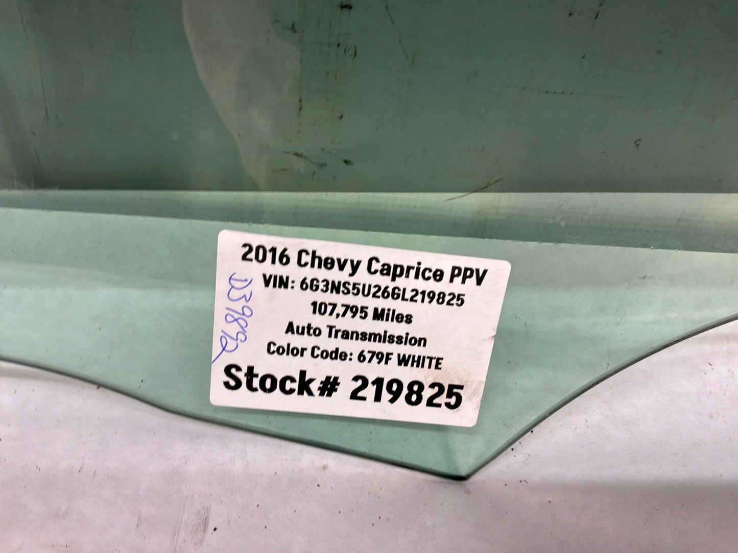 2016 Chevy Caprice PPV RH Passenger Front Door Window Glass OEM