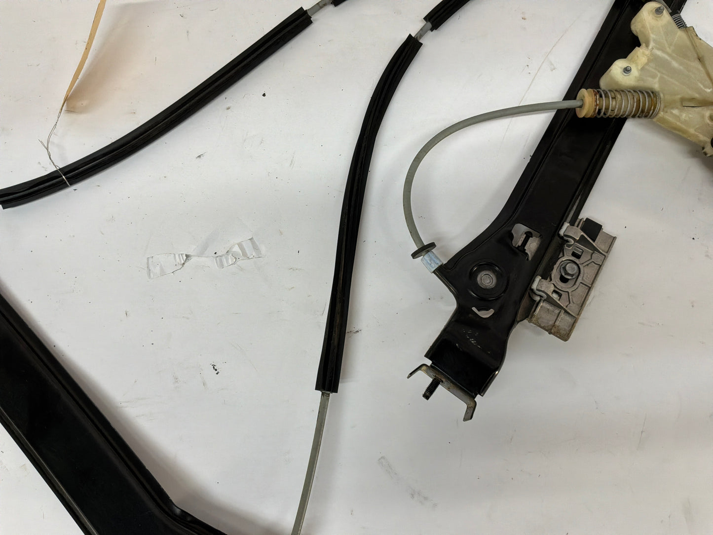 2015 Chevy Camaro SS 1LE LH Driver Front Window Regulator OEM