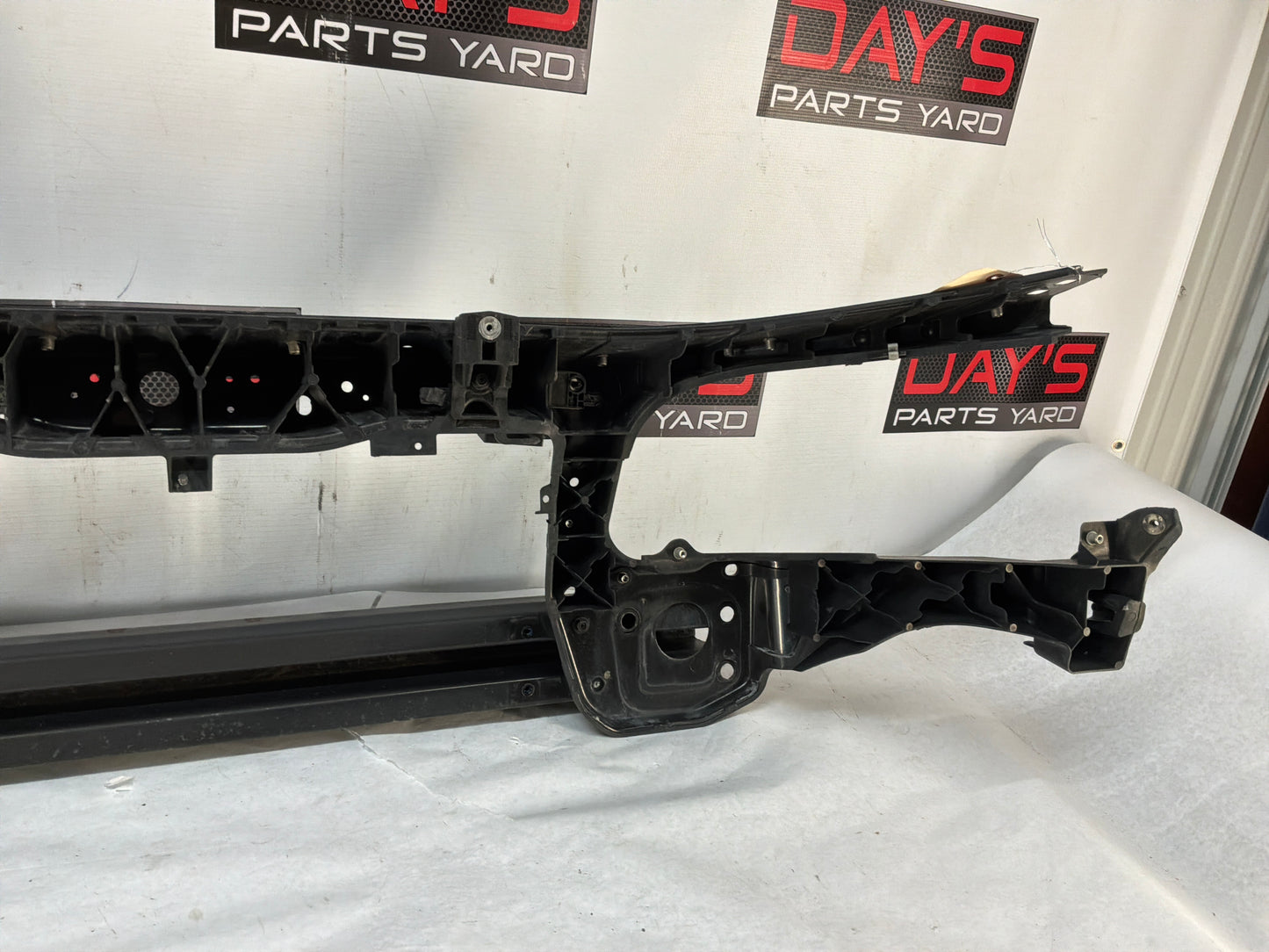 Radiator core support - Day's Parts Yard