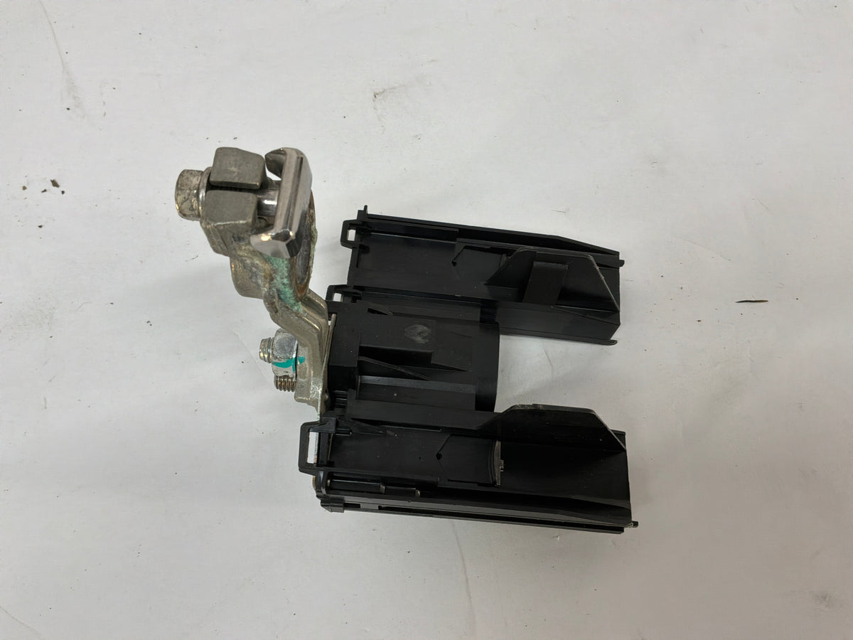 2014 Chevy SS Sedan Positive Battery Terminal Electric Fuse Block OEM