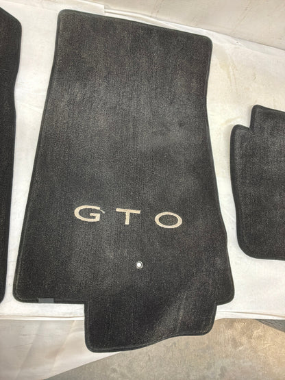 2004 Pontiac GTO Lloyds Embroidered Front and Rear Floor Mats OEM