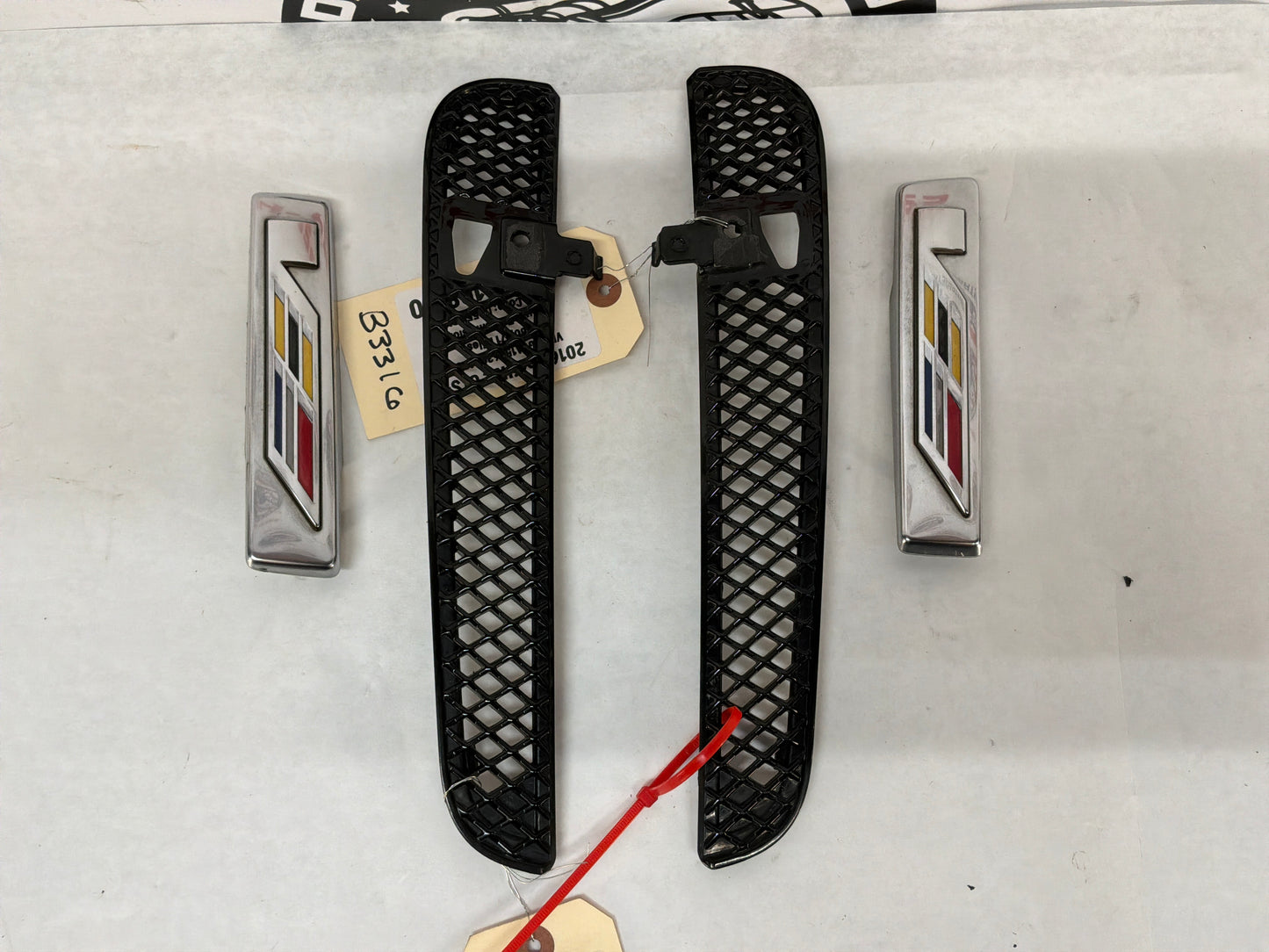 2016 Cadillac CTS-V RH & LH Front Fender Vents w Emblem Badge OEM