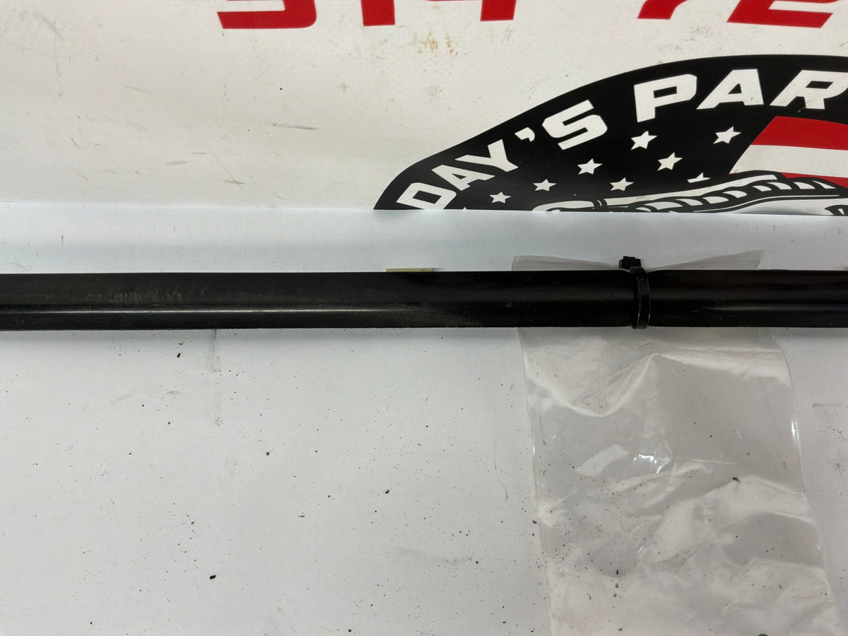 2006 Pontiac GTO LH Driver Window Door Belt Molding Weather Strip Trim OEM