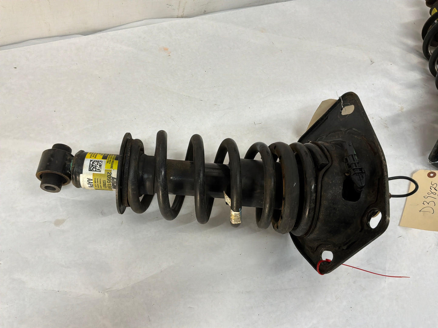 2014 Chevy Camaro ZL1 RH & LH Rear Magnetic Ride Struts Shocks Assemblies OEM