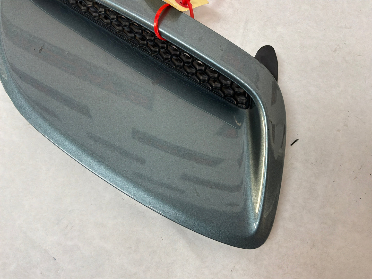 2006 Pontiac GTO Rh Hood Vent OEM