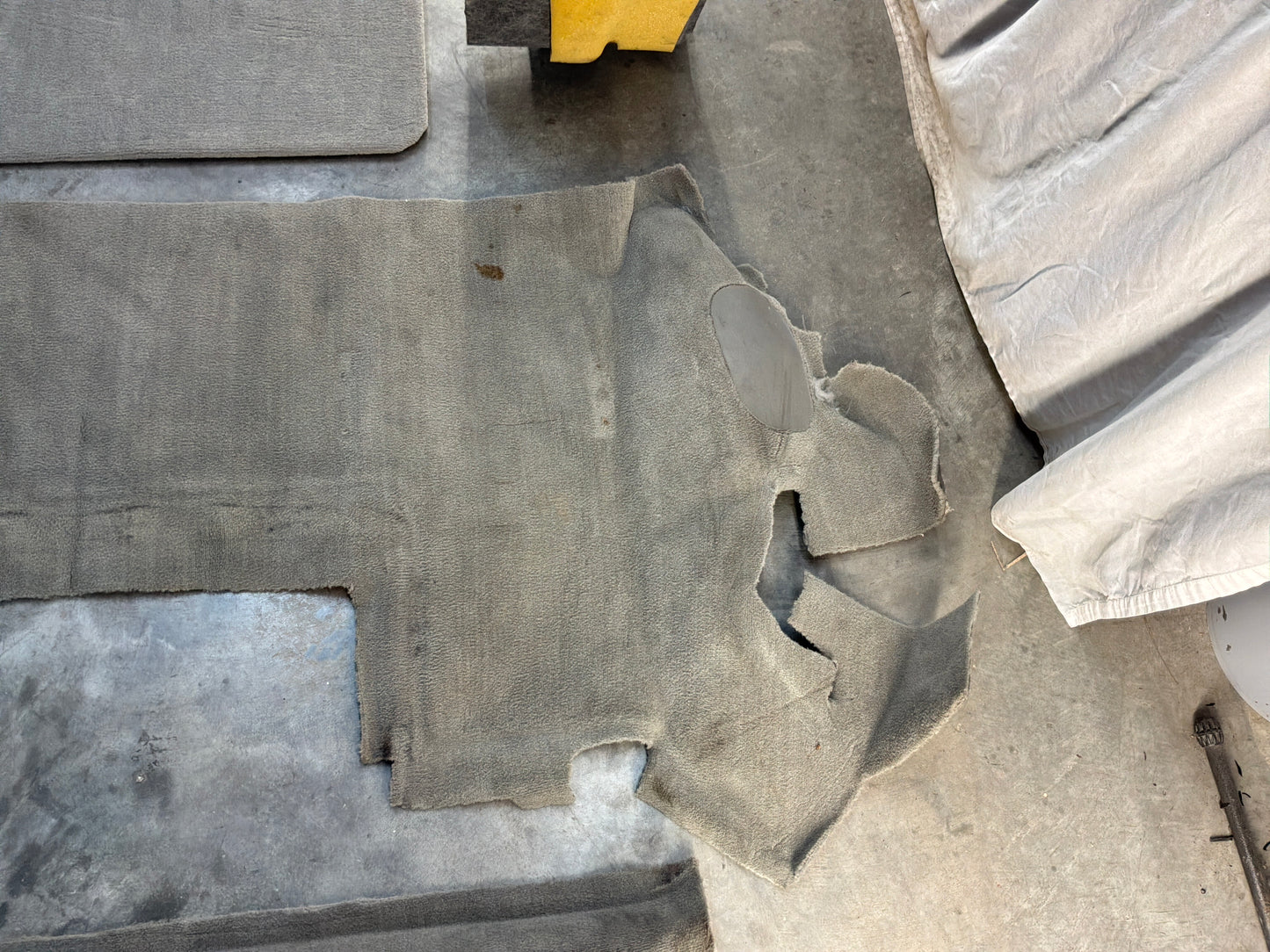 Complete carpet - Day's Parts Yard