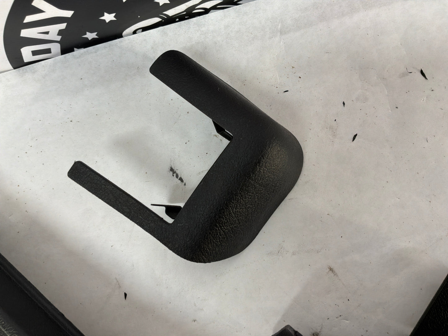 2005 Pontiac GTO RH Passenger Seat Rail Frame Track Trim Cover Set OEM