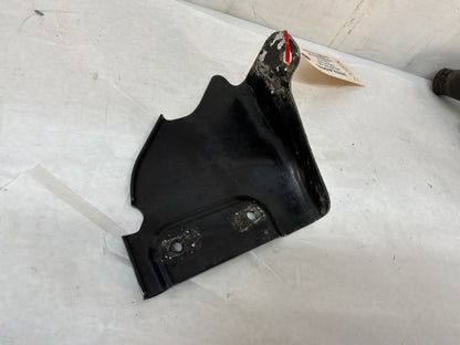 Rh bracket - Day's Parts Yard