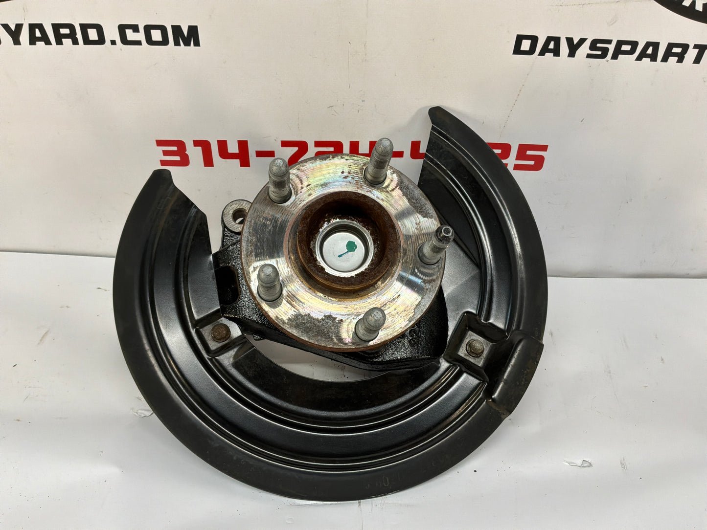 2008 Pontiac G8 GT LH Driver Front Suspension Spindle Knuckle Hub Assembly OEM