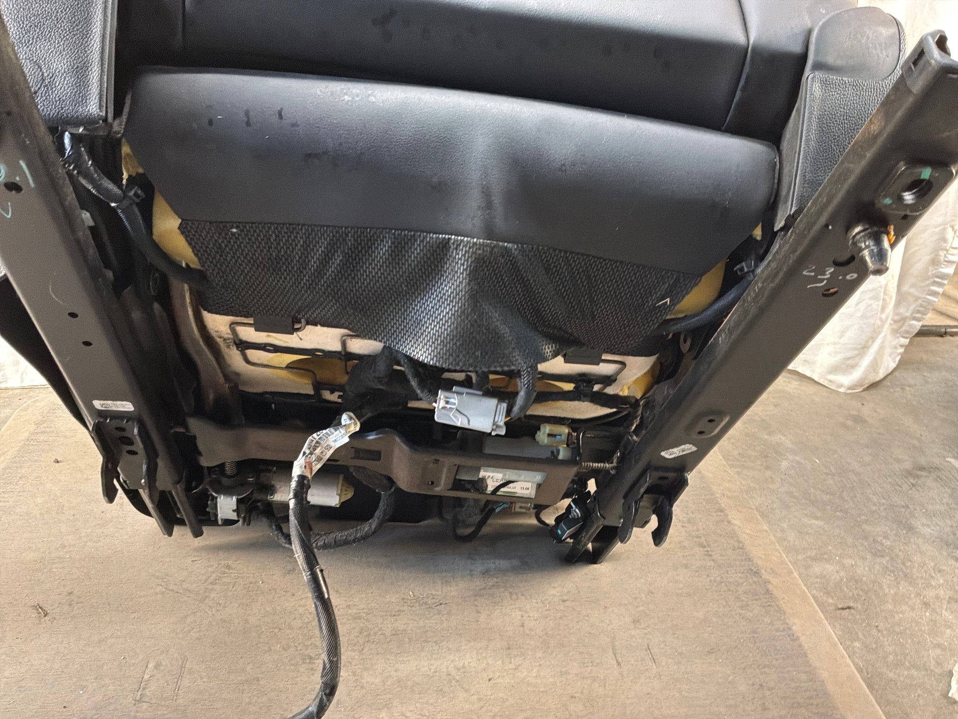Lh front seat - Day's Parts Yard