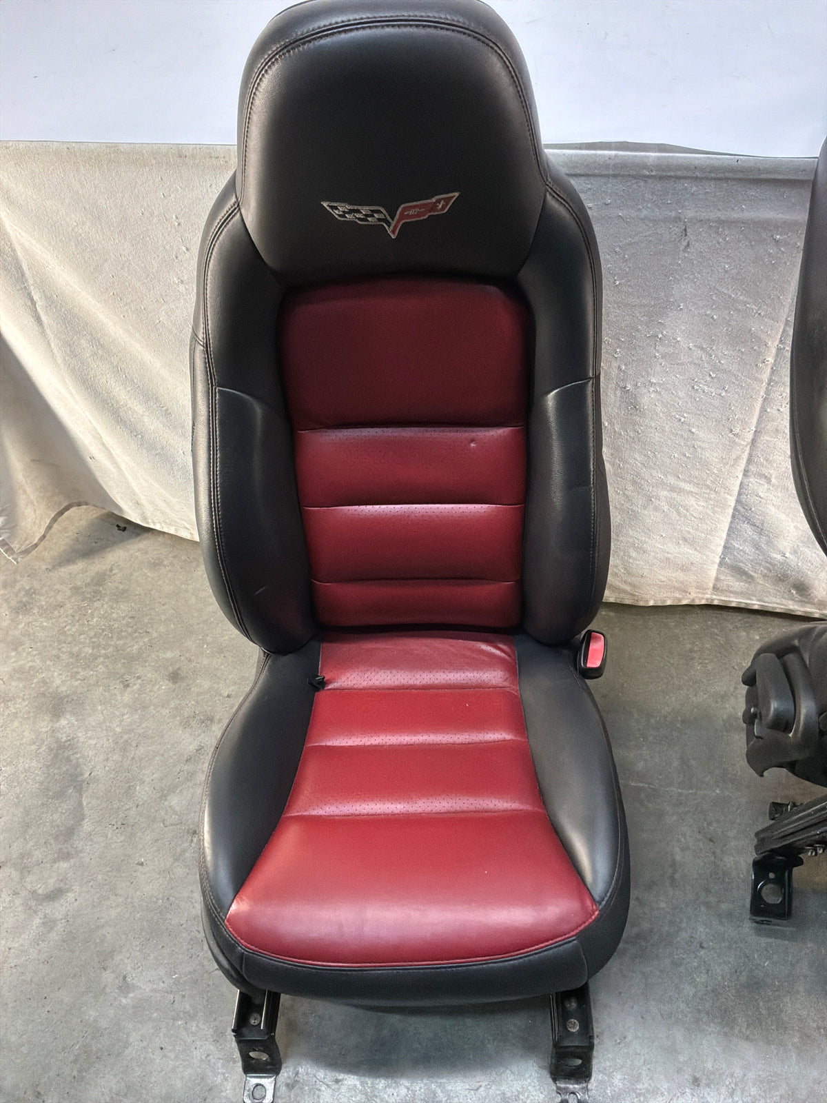 2007 Chevy C6 Corvette Convertible Seats RH & LH Front Seats OEM Red & Black
