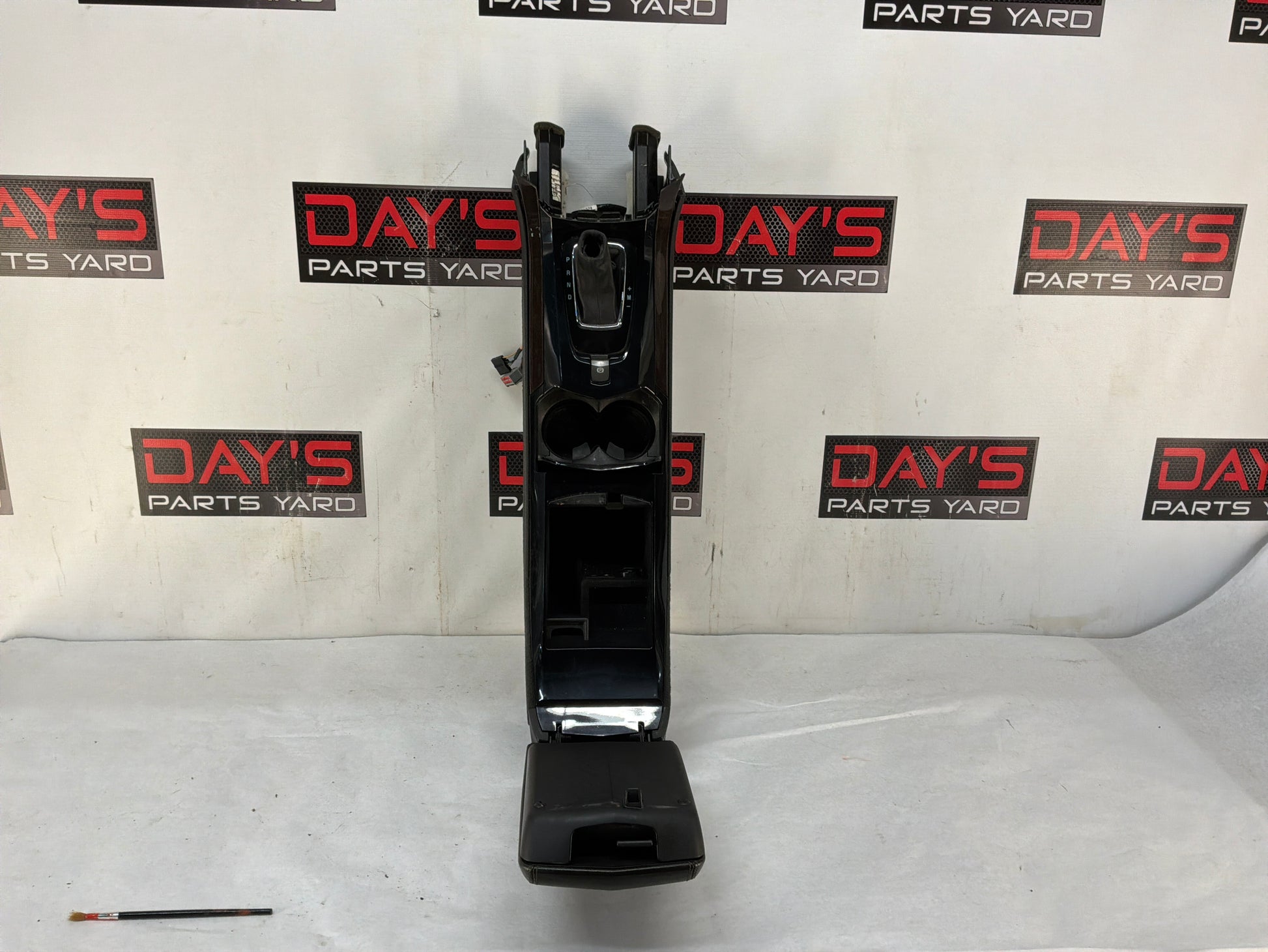 Center console - Day's Parts Yard