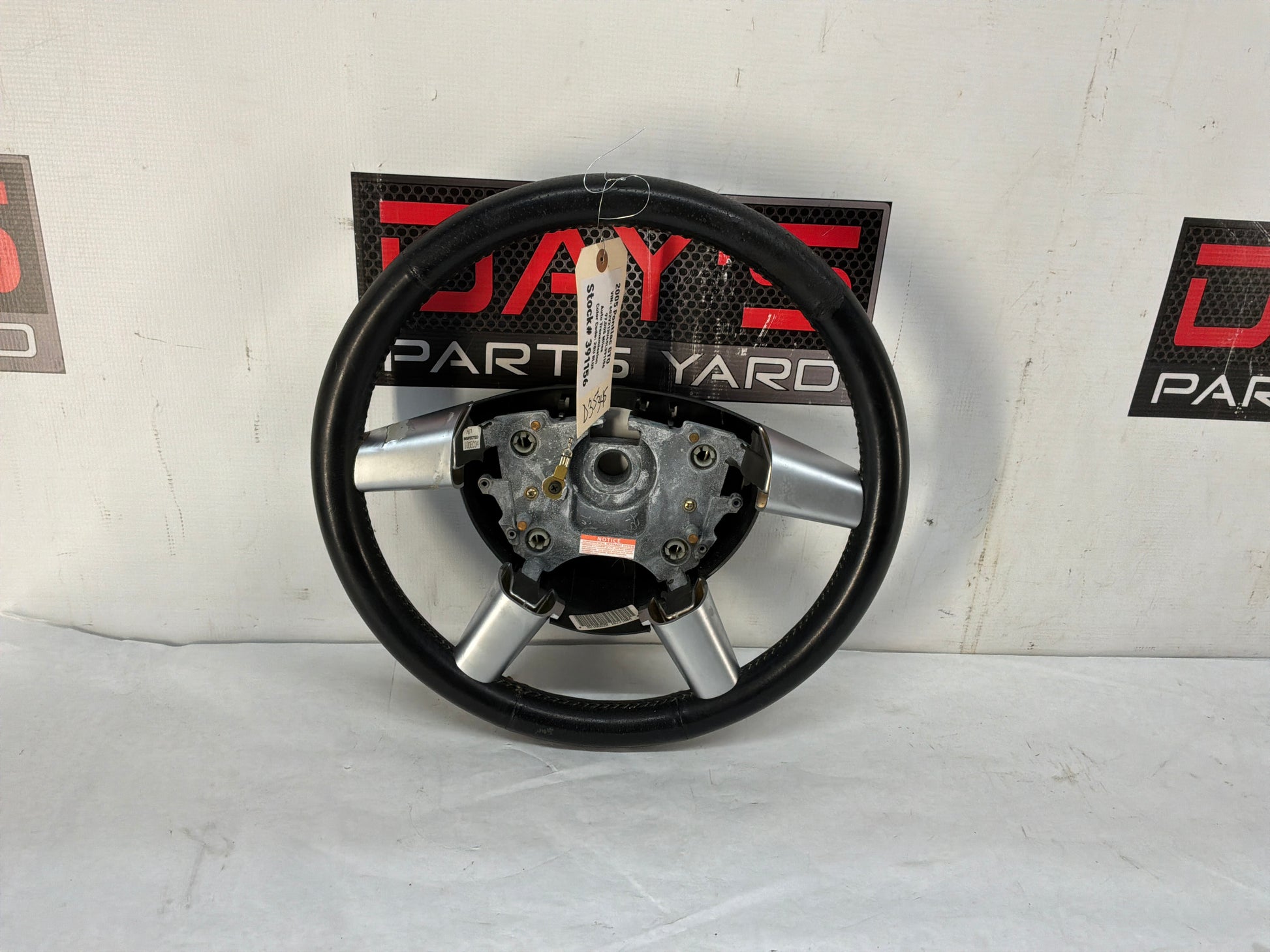Steering wheel - Day's Parts Yard
