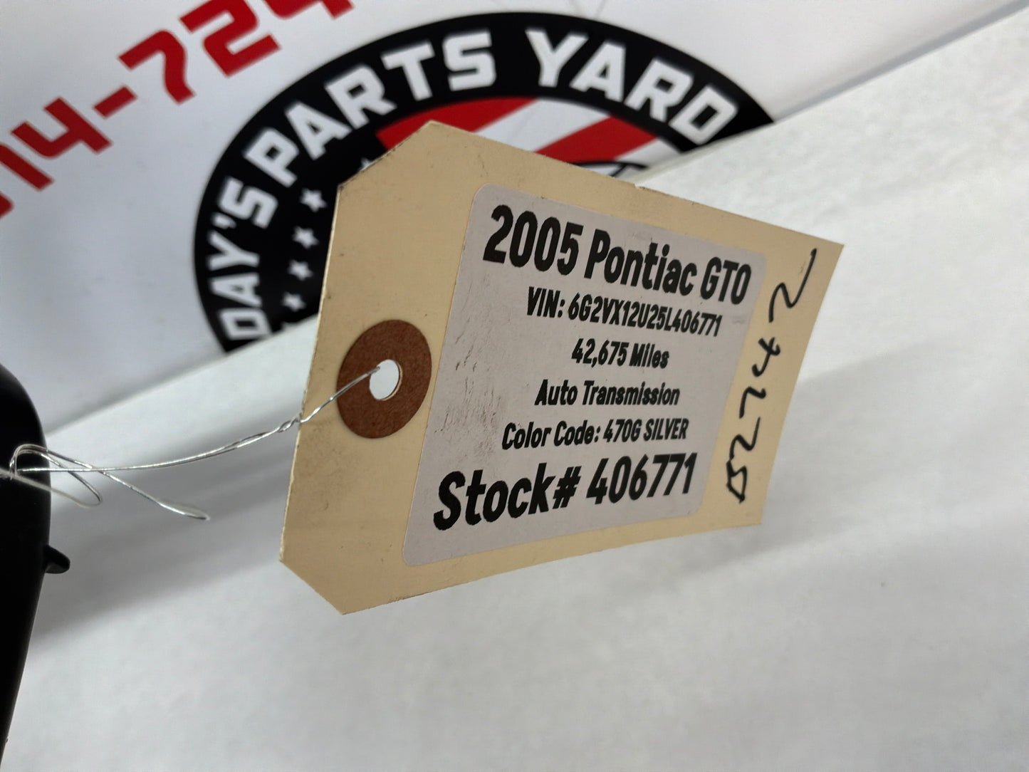 2005 Pontiac GTO Bare Center Console Armrest OEM