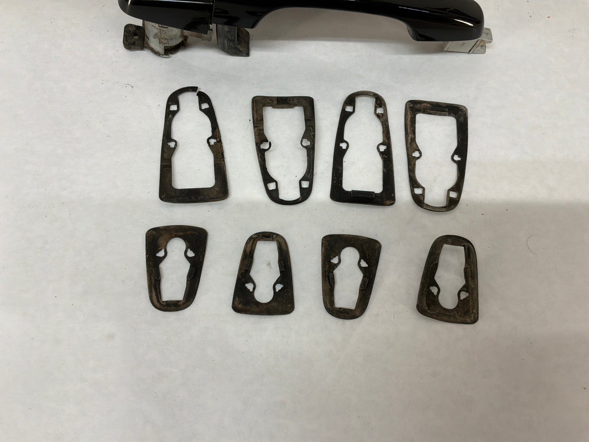 Exterior door handle set - Day's Parts Yard