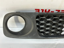 2009 Pontiac G8 GTRH Passenger Lower Bumper Grille OEM - Day's Parts Yard