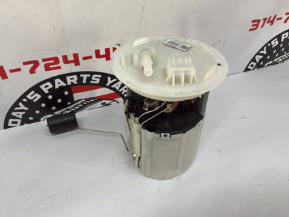 2014 Chevy SS Sedan Fuel Pump & Lever Sending Unit Assembly OEM