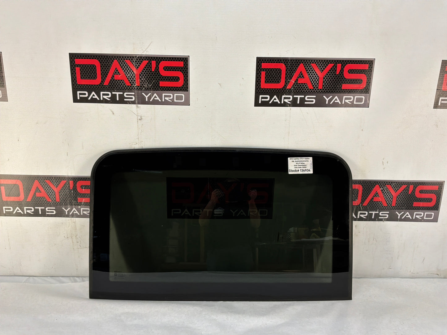 Sun roof glass - Day's Parts Yard