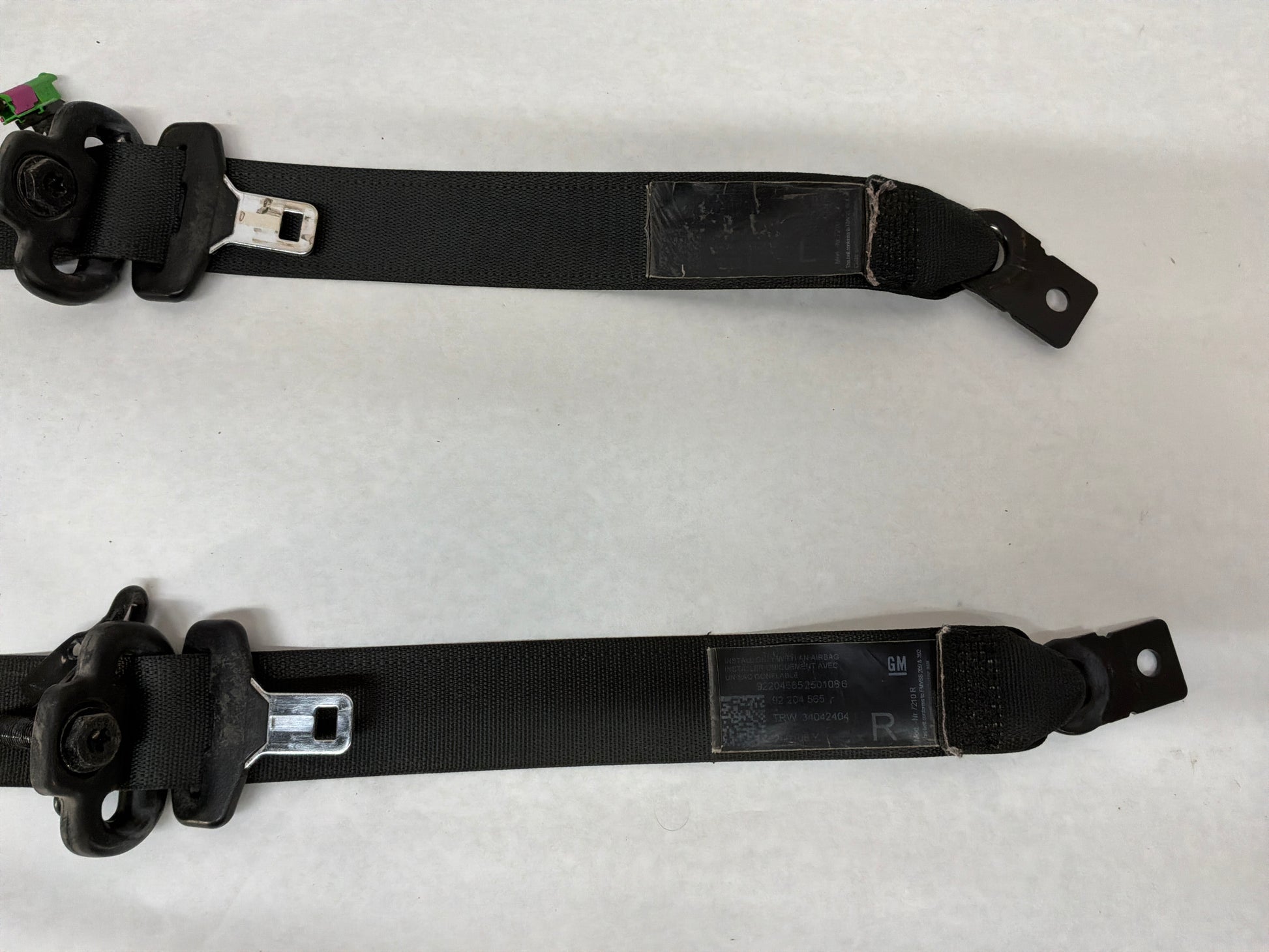 Front seatbelts - Day's Parts Yard
