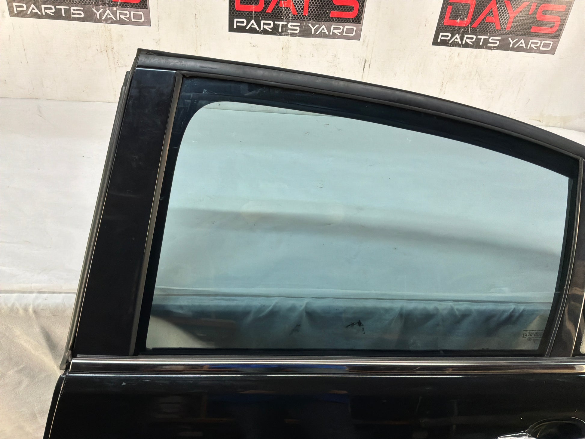 Rear lh door - Day's Parts Yard
