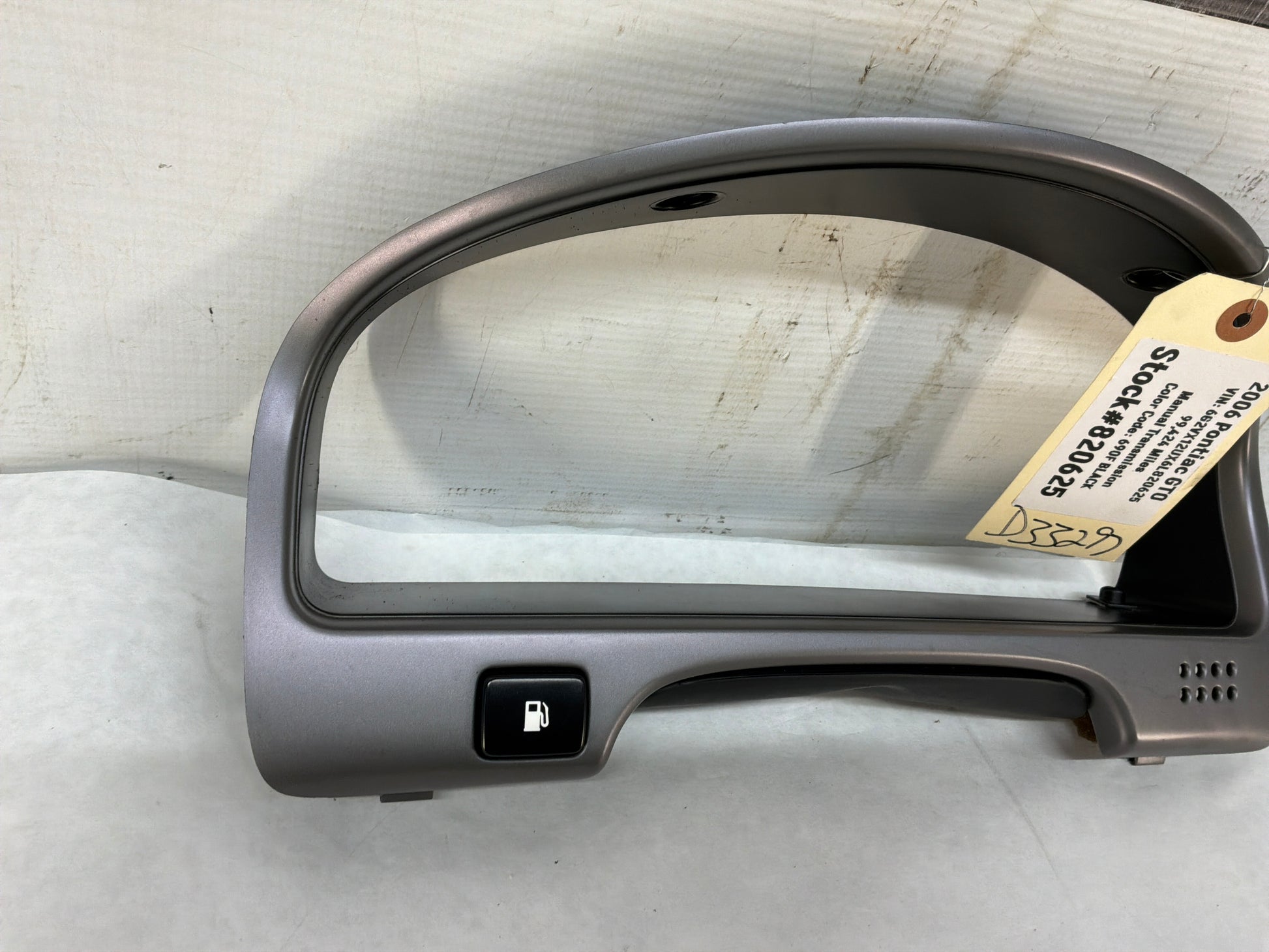 Bezel - Day's Parts Yard