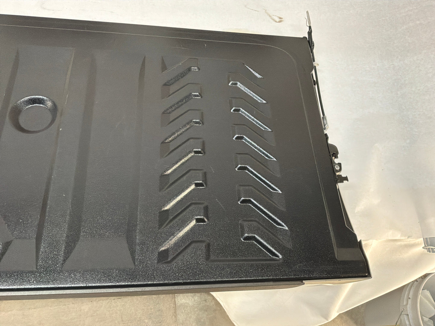 2002 Cadillac Escalade EXT Tailgate Tail Gate OEM