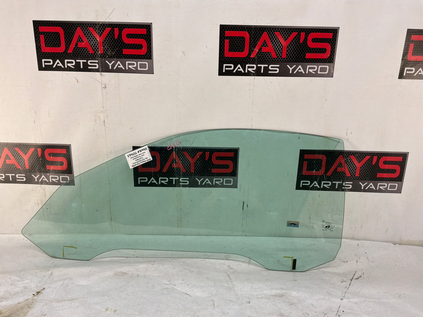Rh front glass - Day's Parts Yard