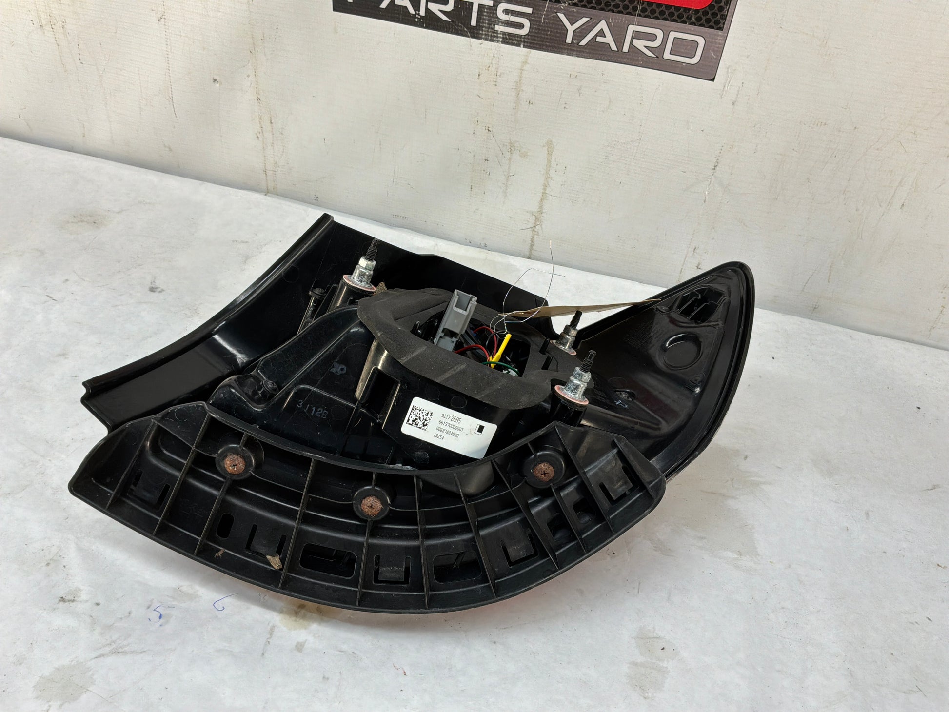 Head light - Day's Parts Yard