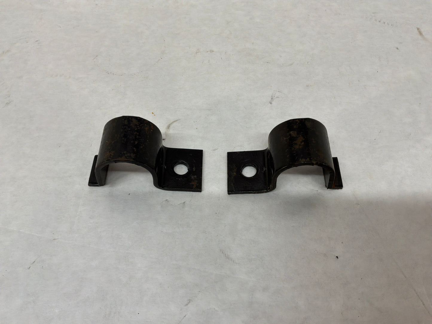 2006 Pontiac GTO Rear Suspension Stabilizer Sway Bar Brackets Clamps OEM