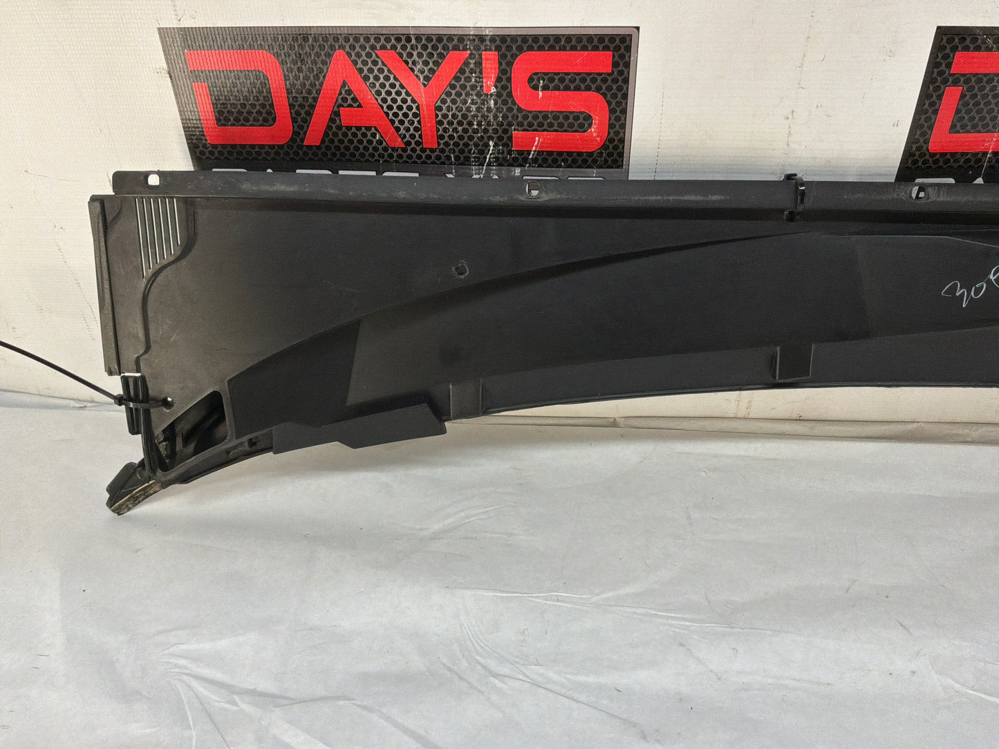 2004 Pontiac GTO Windshield Wiper Cowl Panel Molding 3pc OEM