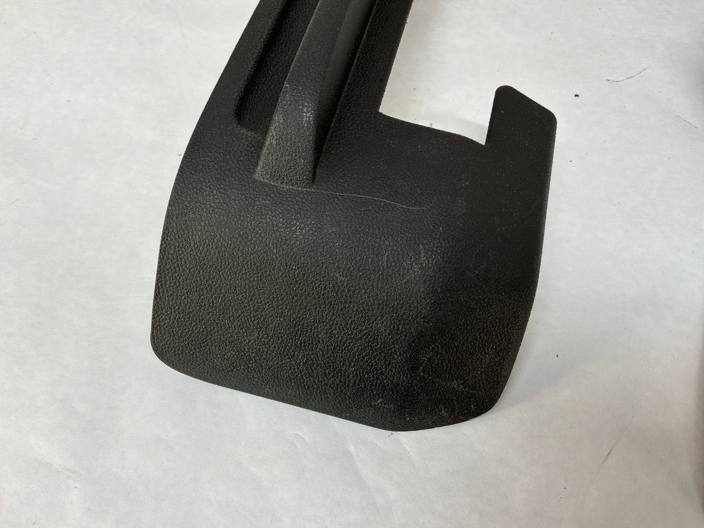 Rh seat track trim - Day's Parts Yard