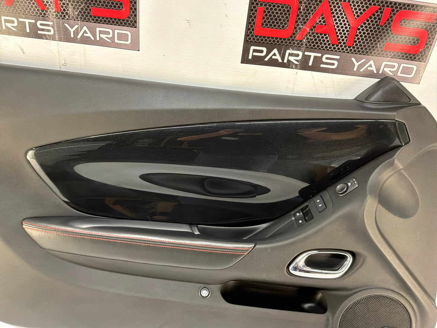 2014 Chevy Camaro ZL1 LH Driver Carbon Flash Front Interior Door Panel Trim OEM
