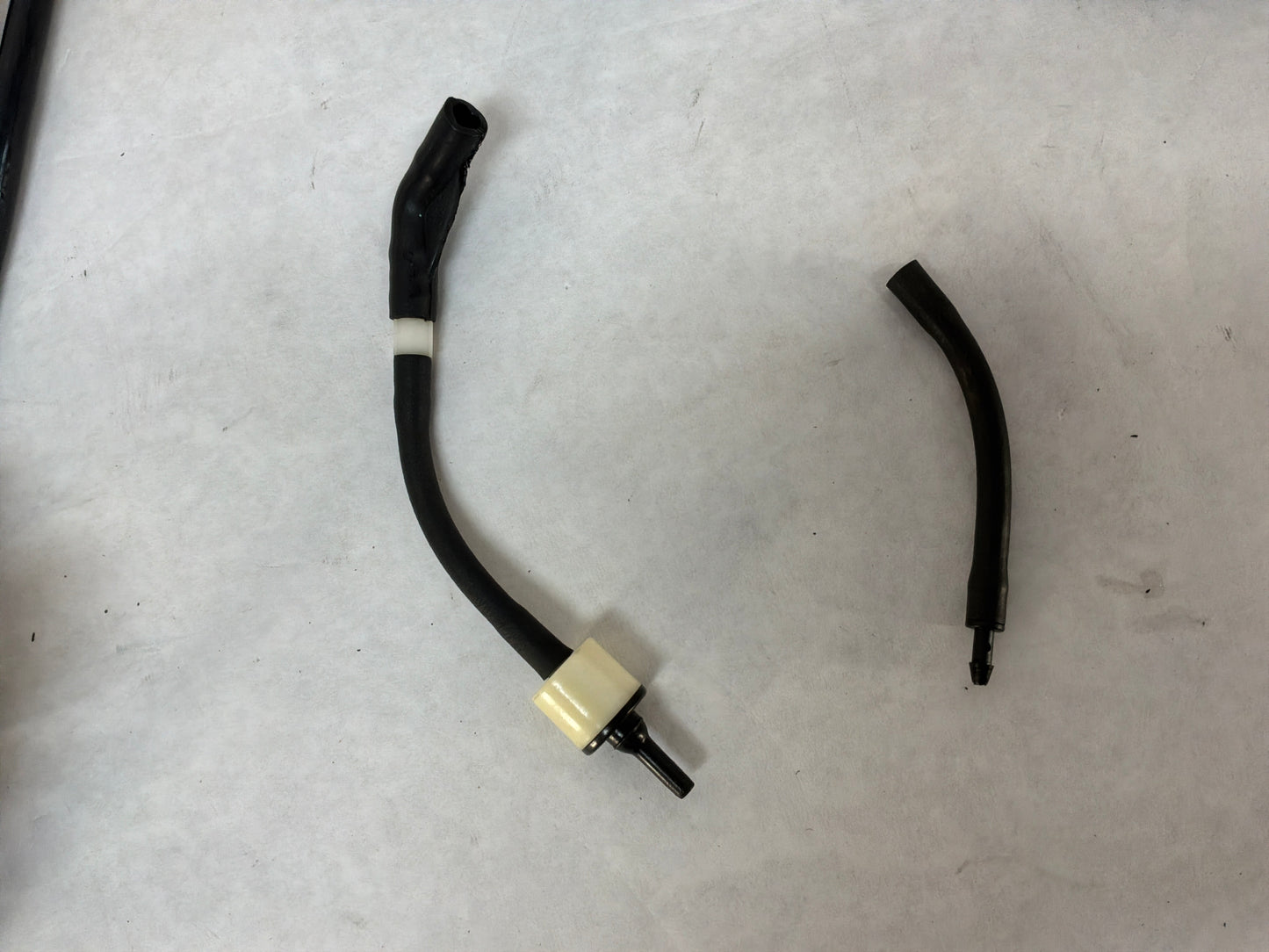 2006 Pontiac GTO Intake Manifold EVAP PCV Purge Valve Brake Booster Vacuum Hose Line OEM