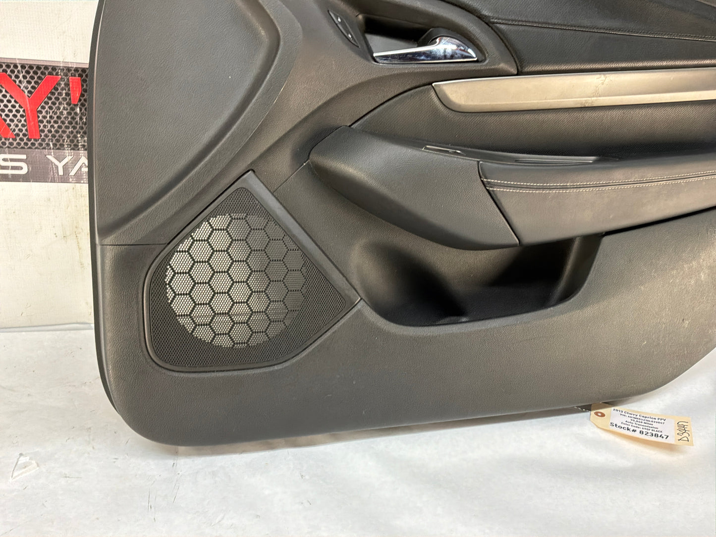 2013 Chevy Caprice PPV RH Passenger Front Interior Door Panel OEM - Day's Parts Yard
