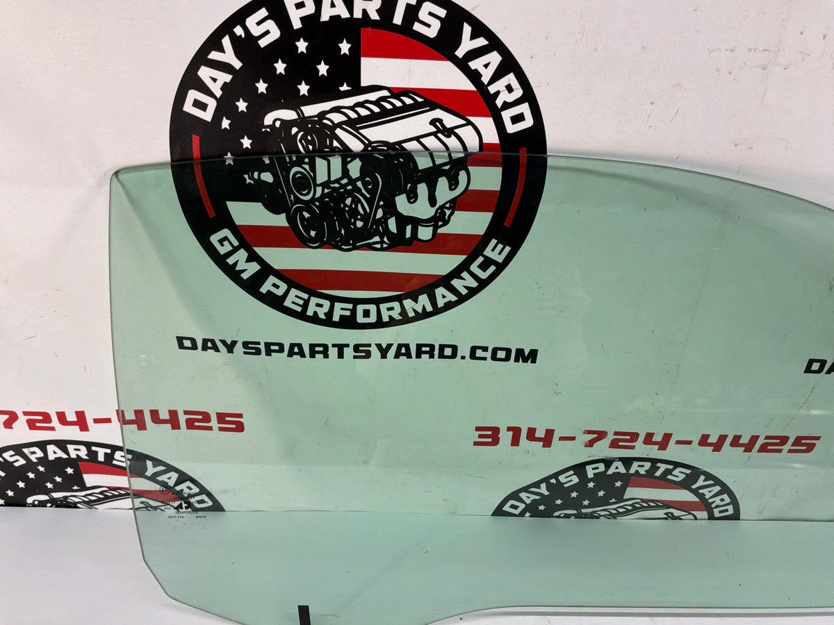 2002 Chevy C5 Corvette Convertible  RH Passenger Front Door Window Glass OEM