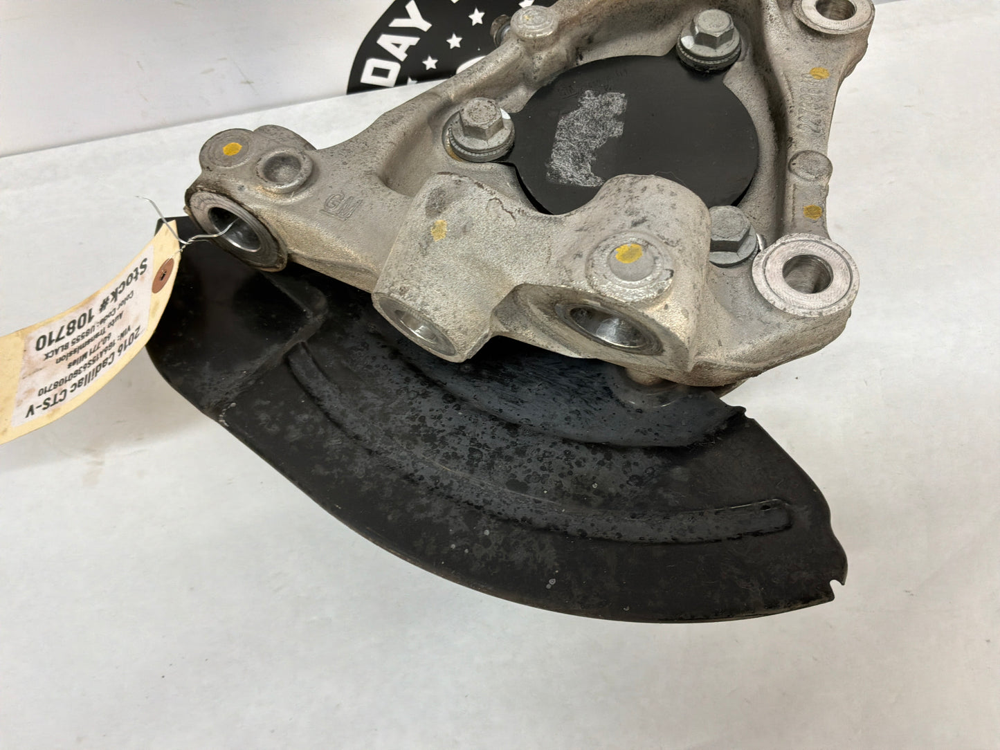 2016 Cadillac CTS-V Front RH Passenger Spindle Knuckle Hub OEM