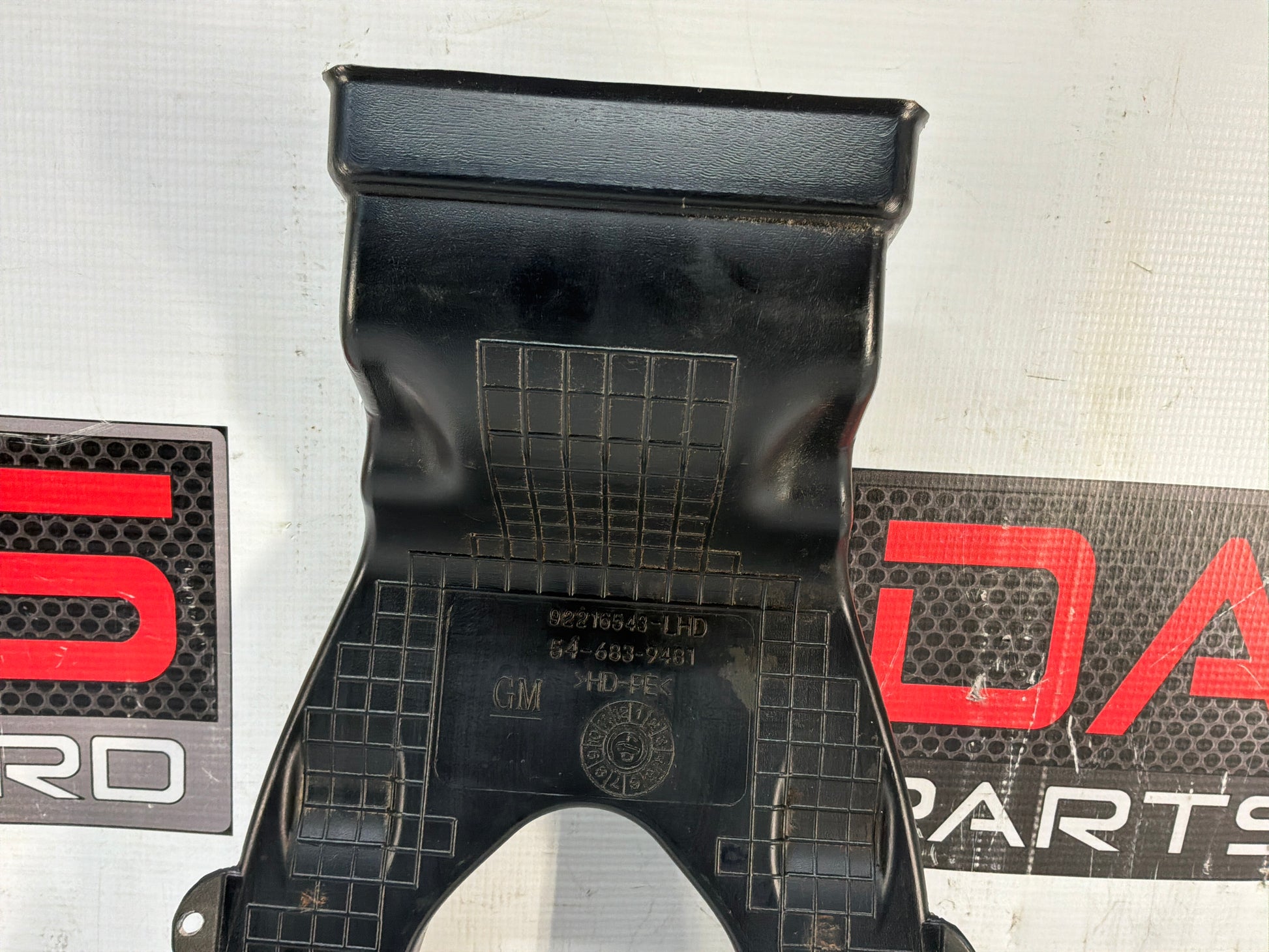 2009 Pontiac G8 GT HVAC Rear Floor Center Console Air Vent Duct OEM - Day's Parts Yard