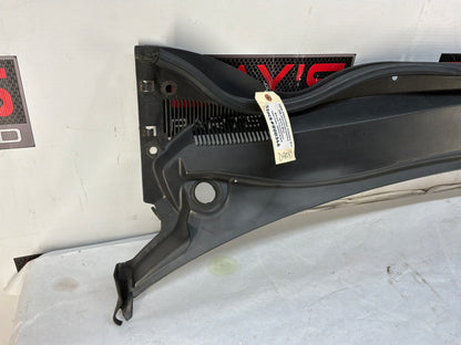 2014 Chevy Camaro ZL1 Windshield Wiper Cowl Grille Panel Assembly OEM