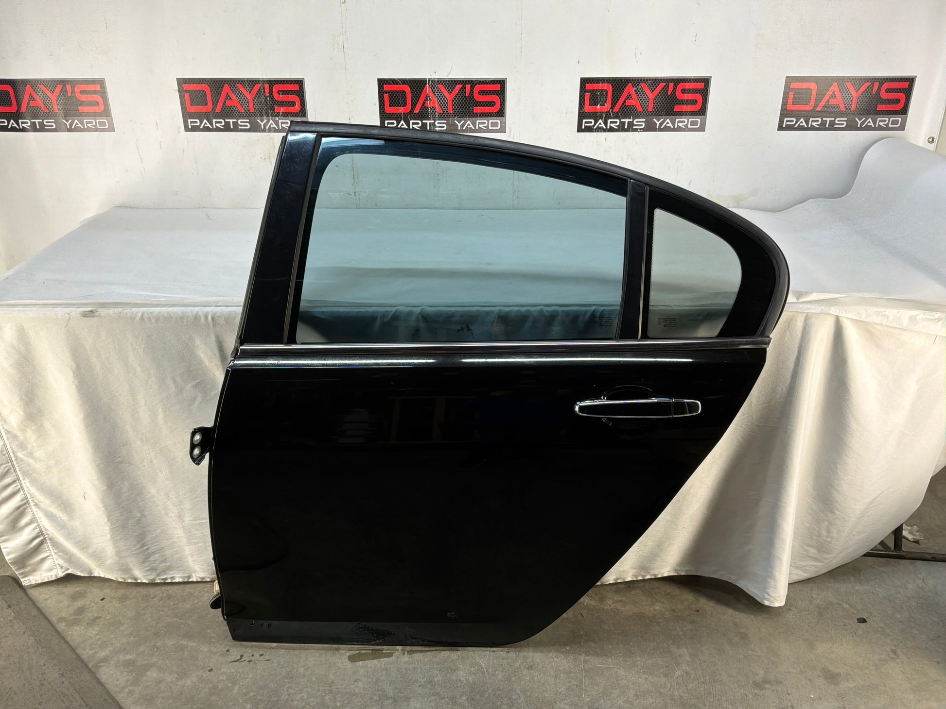 Rear lh door - Day's Parts Yard