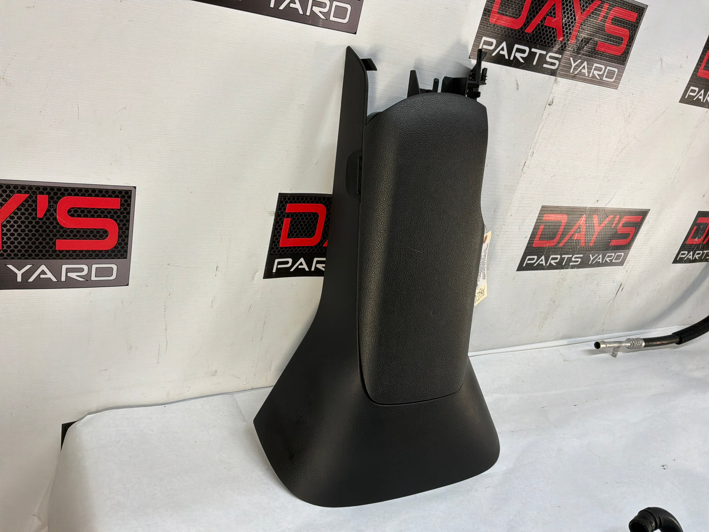 Center console - Day's Parts Yard