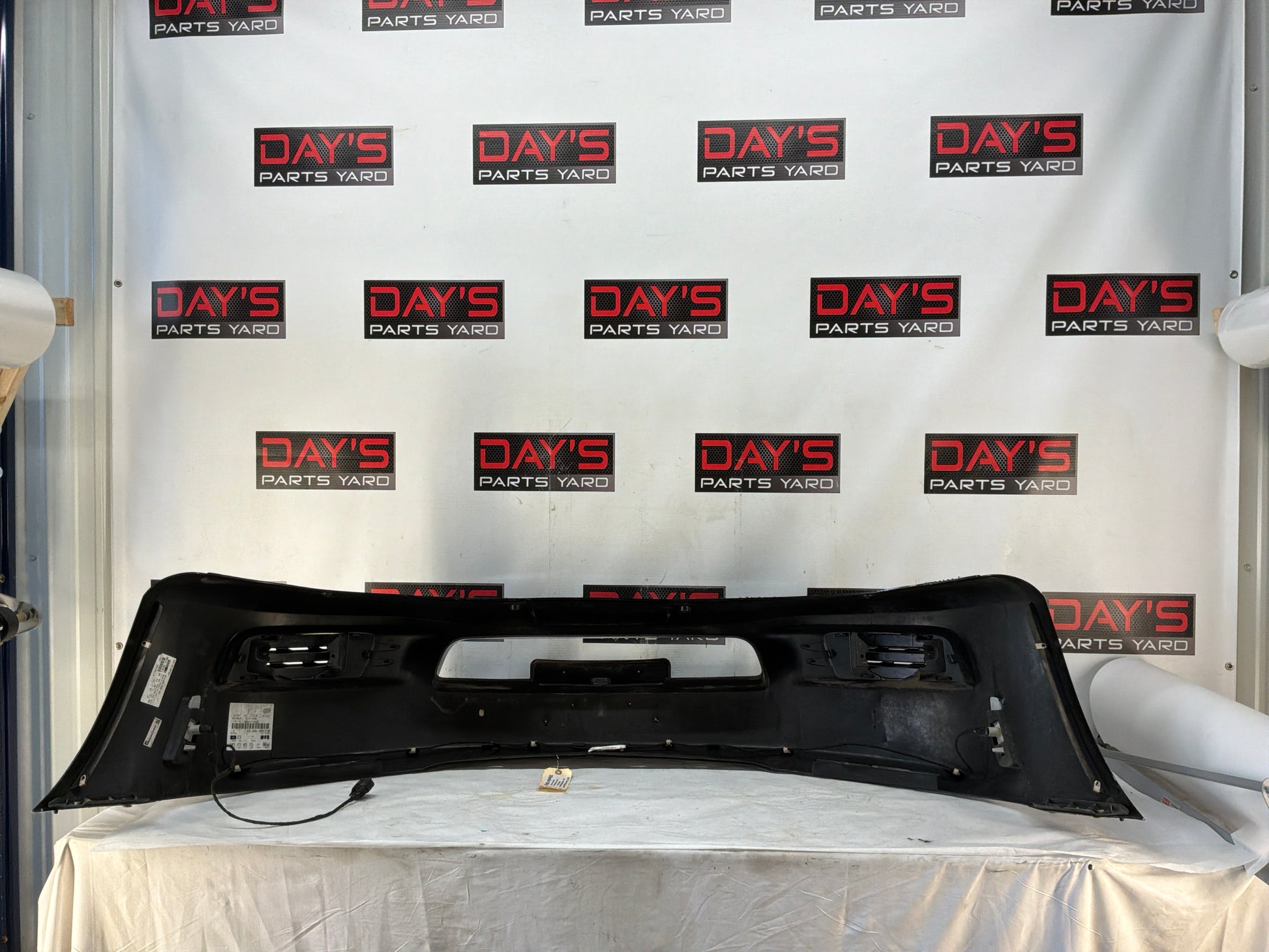 Rear bumper - Day's Parts Yard