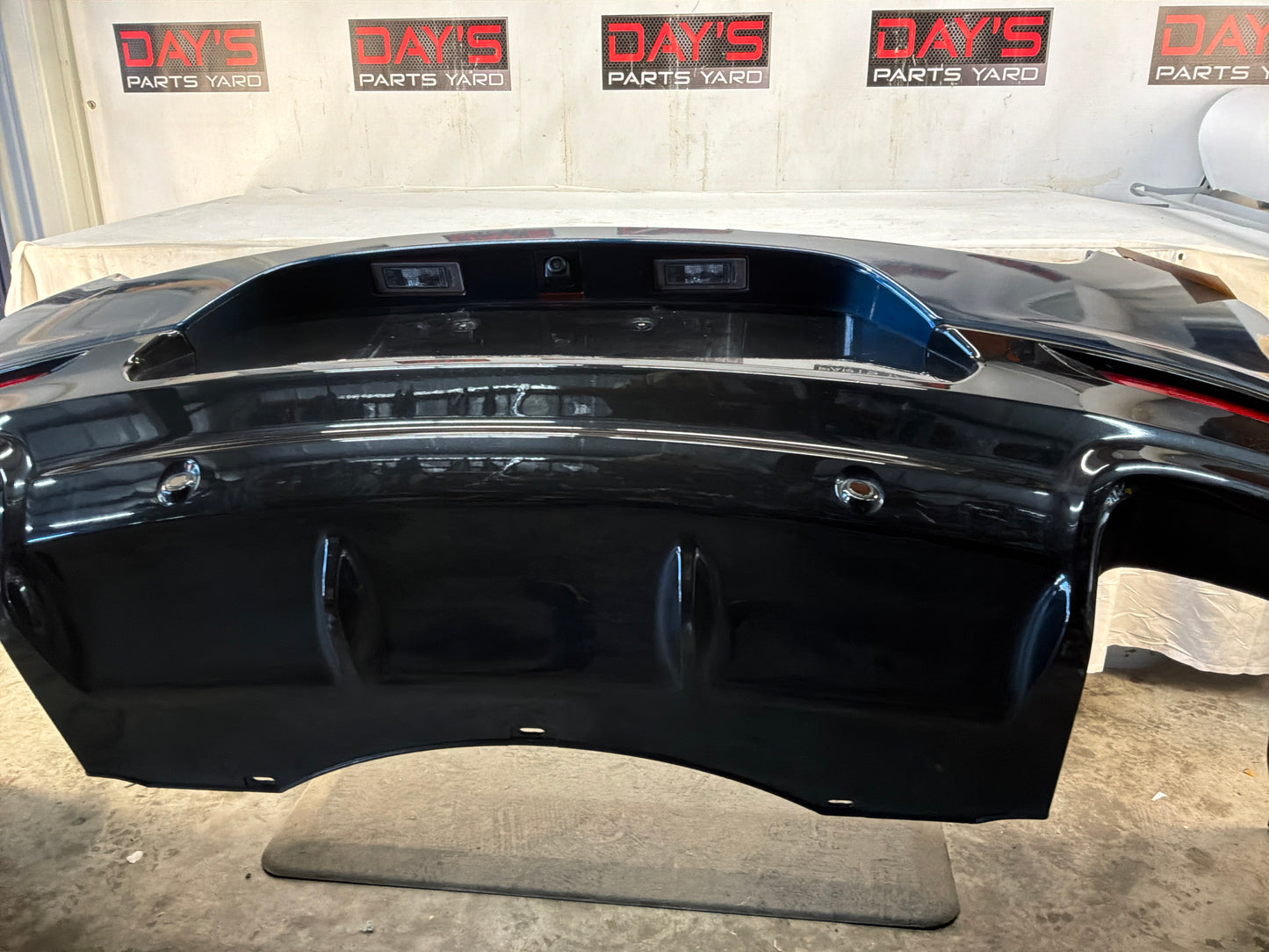 Rear bumper - Day's Parts Yard