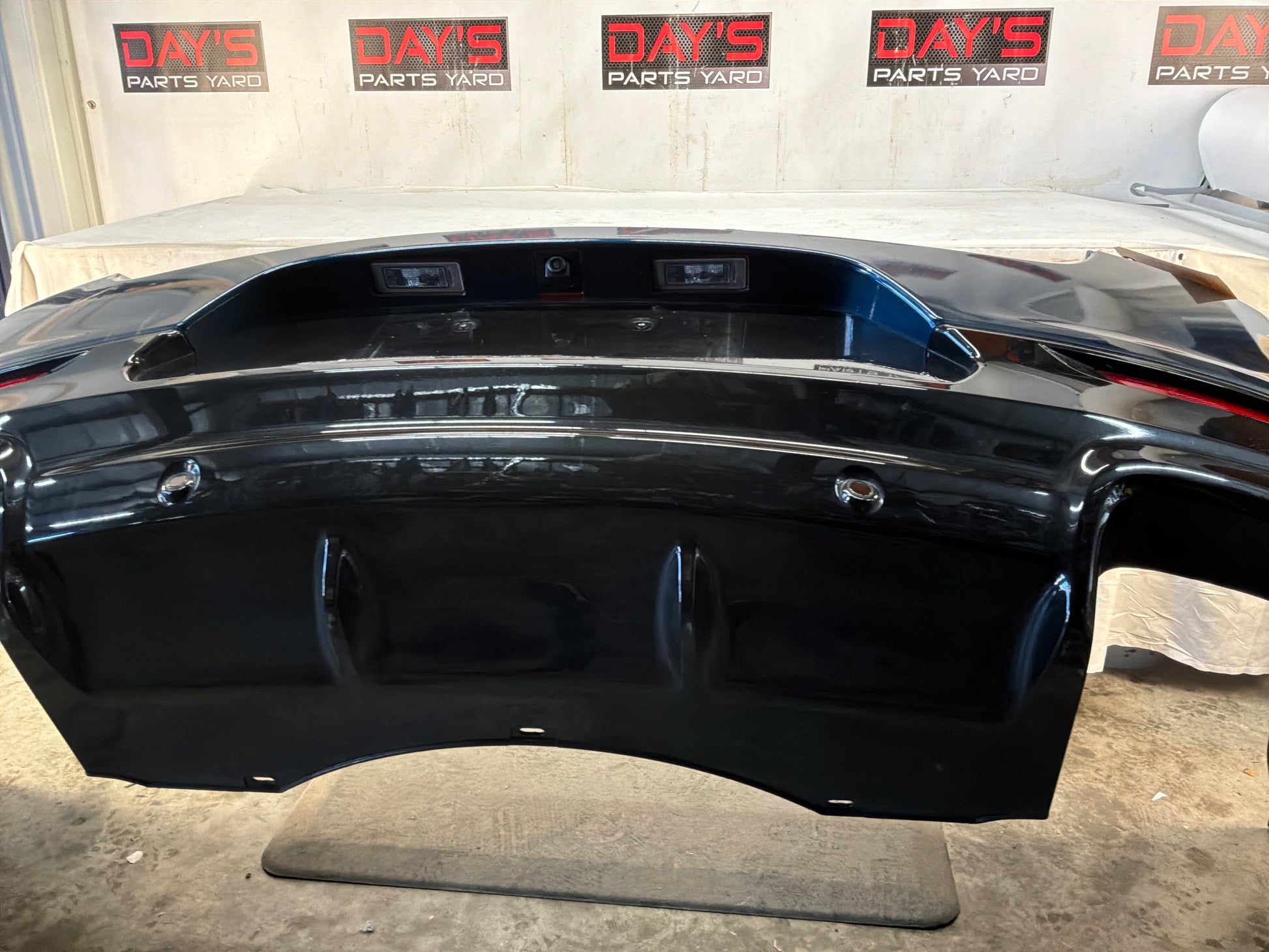 Rear bumper - Day's Parts Yard