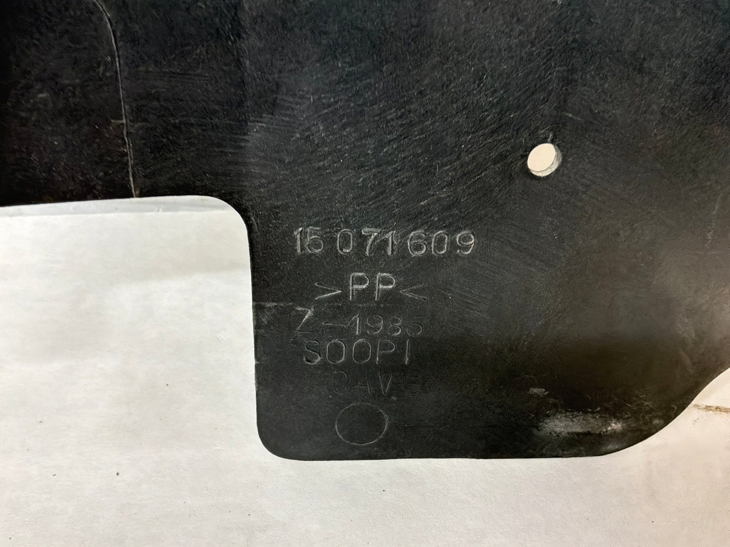 2002 Cadillac Escalade EXT ECM Engine Module Cover OEM