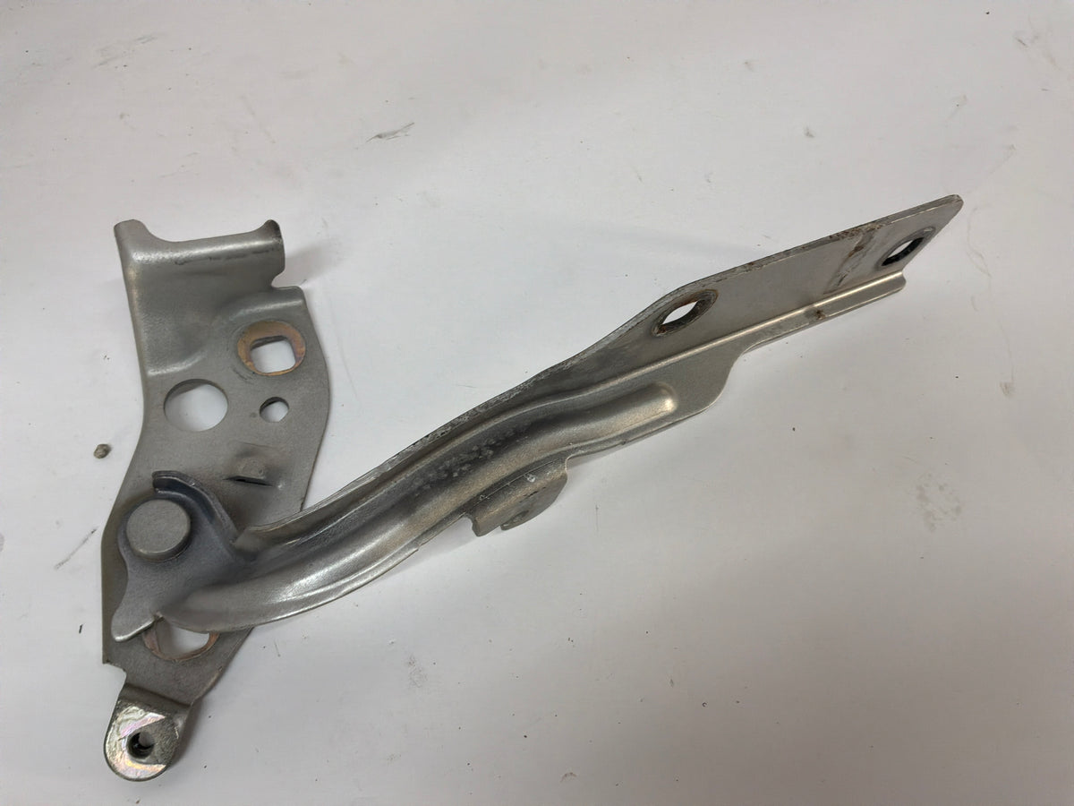 2014 Chevy SS Sedan RH & LH Hood Hinges Set OEM