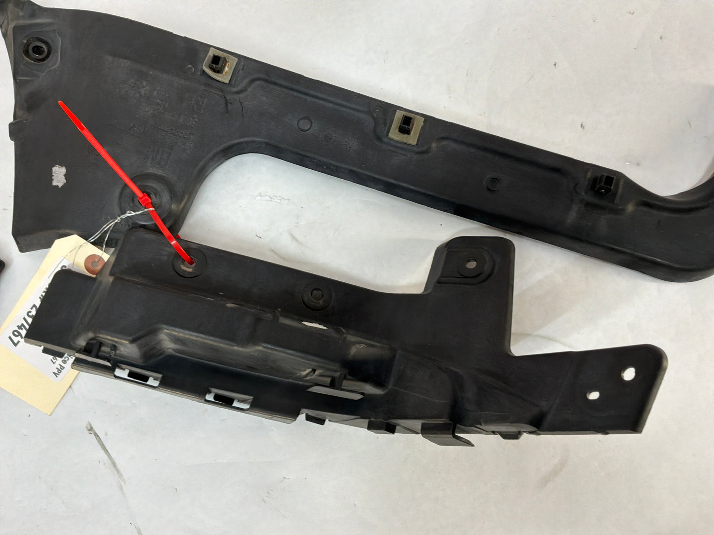 2016 Chevy Caprice PPV RH & LH Rear Bumper Guide Brackets Mounts OEM