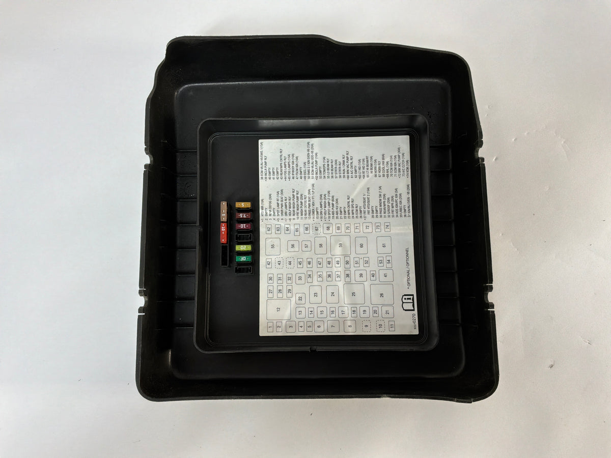 2014 Chevy Caprice PPV Engine Motor Bay Relay Fuse Box Junction Module OEM