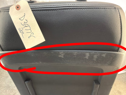 Front seats - Day's Parts Yard