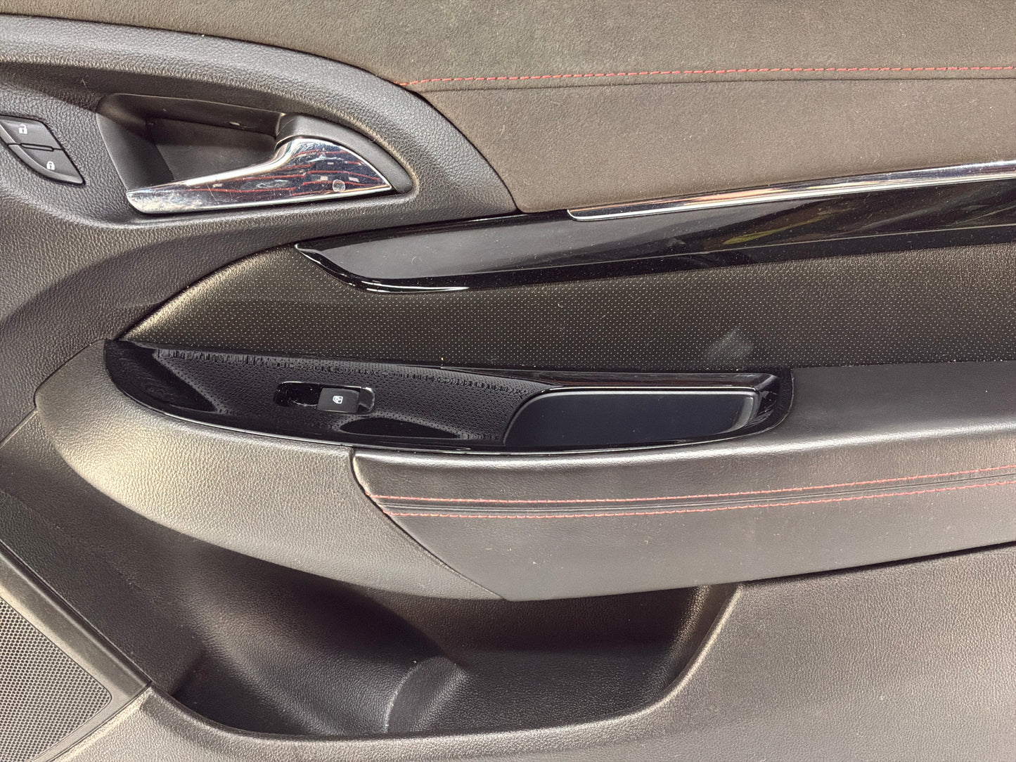 2017 Chevy SS Sedan RH Passenger Front Interior Door Panel Trim OEM